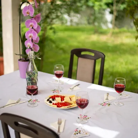 Apartman Lazaros *