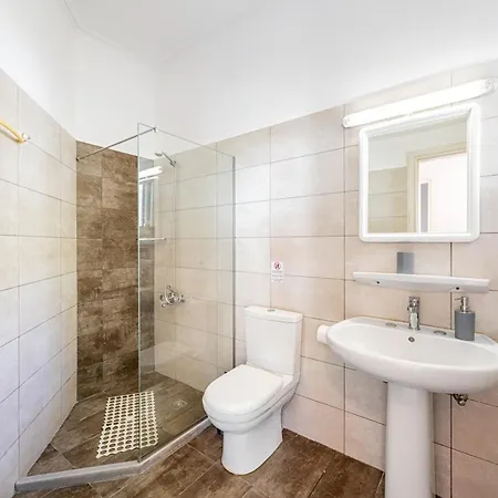 Lazaros Apartman *