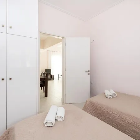 Apartament Lazaros