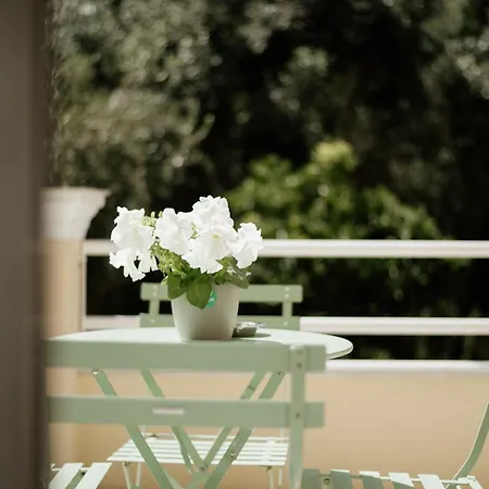 Apartament Lazaros